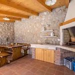 House Maslina Дом отдыха Пинезичи