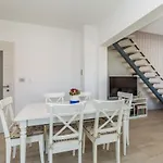 House Maslina Пинезичи
