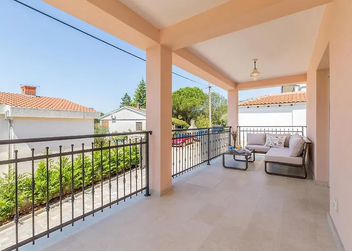 House Maslina Pinezići